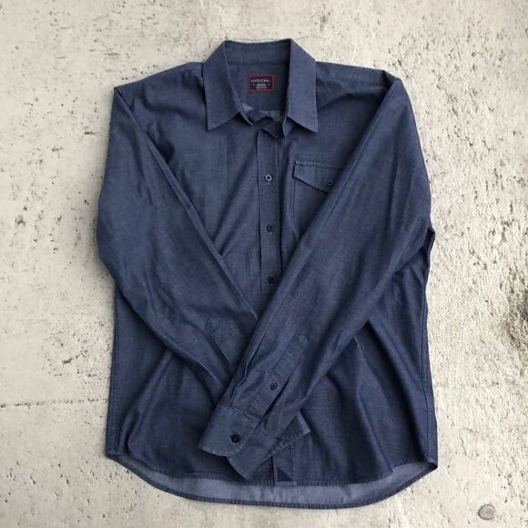 Untuckit   - Picture 4 of 5